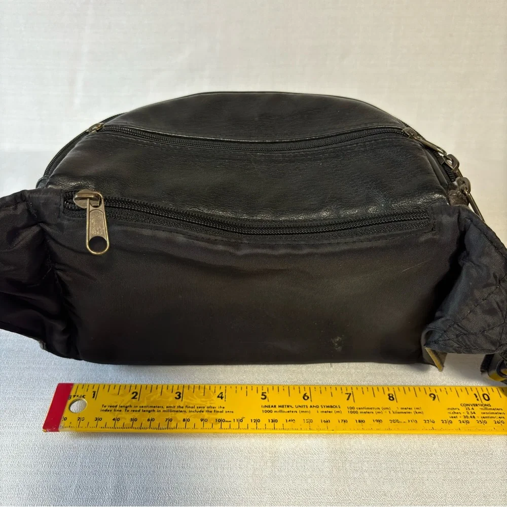 Hi-Pro camera bag adjustable shoulder bag or belt bag Nice 2 compartments